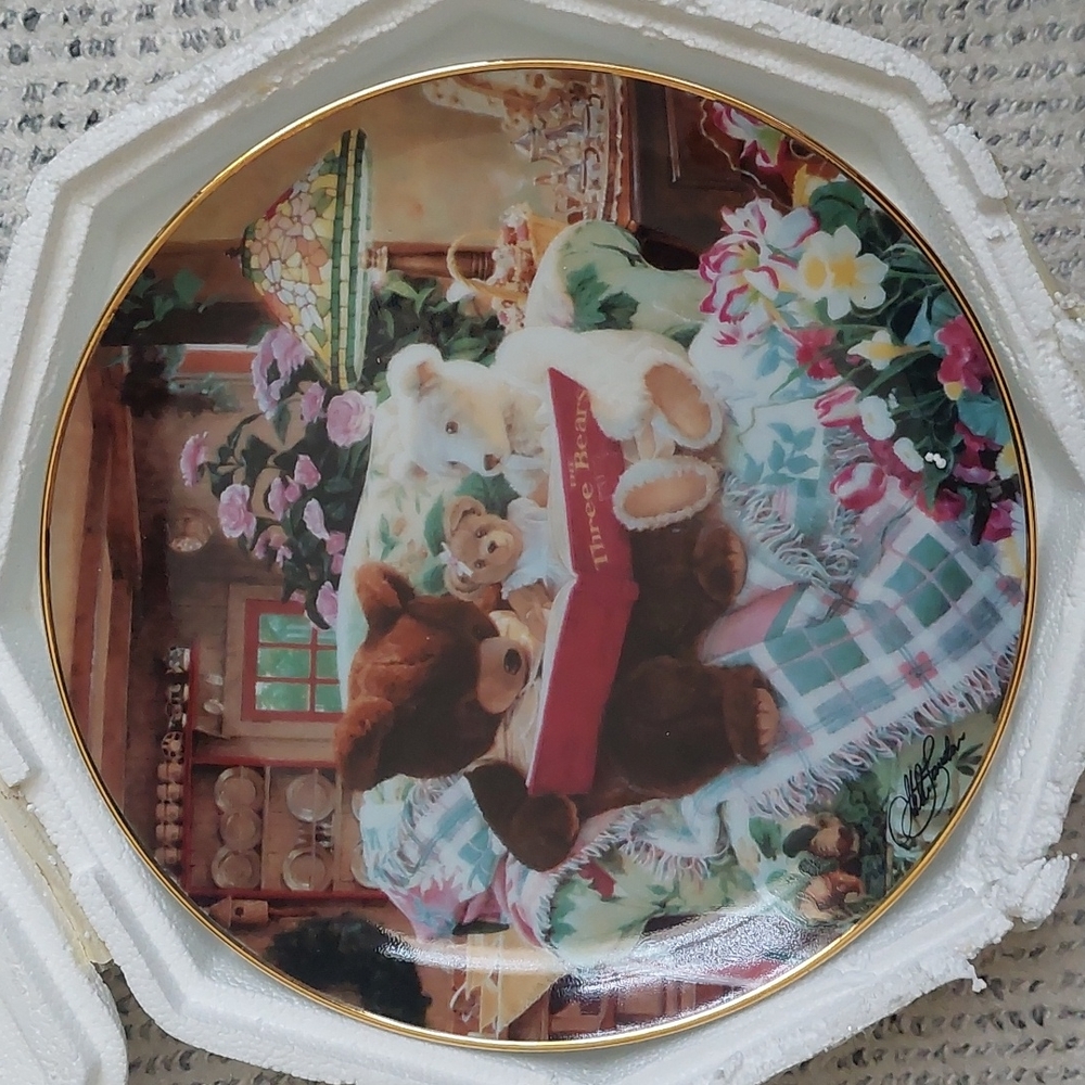 The Franklin Mint Heirloom-worthy porcelain collector plate